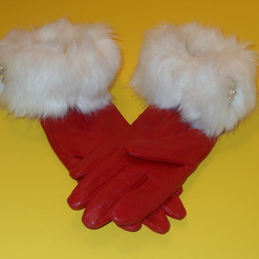 d. STEVENS CHAMPAGNE COLLAR FAUX FUR CUFFS